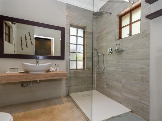 Room image 1