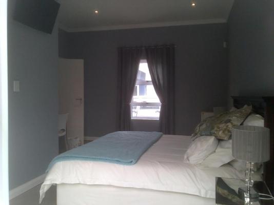 Room image 4