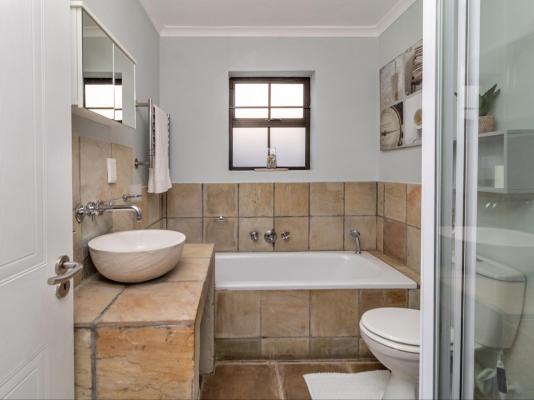 Sandcastle B&B Melkbosstrand - 220301