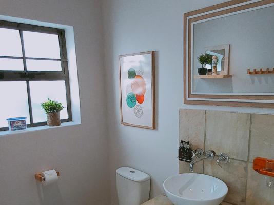 Room image 4