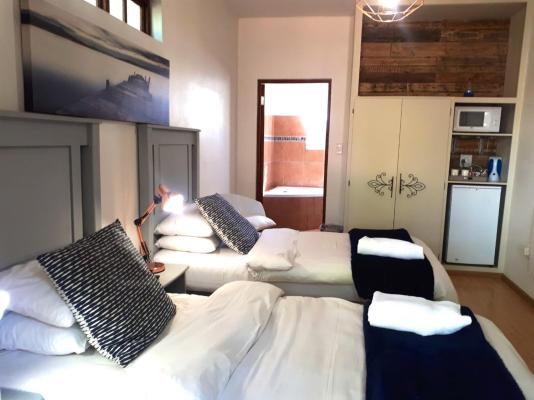 Room image 4