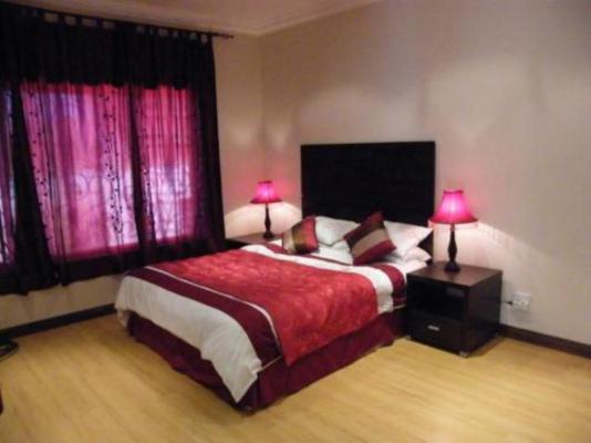 Room image 4