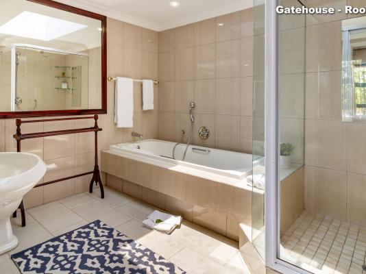 Room image 20