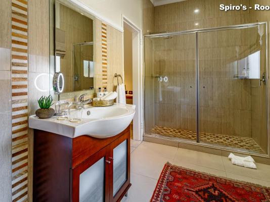 Room image 3