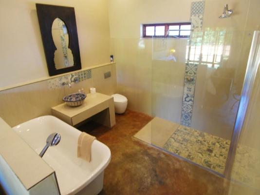 Room image 1