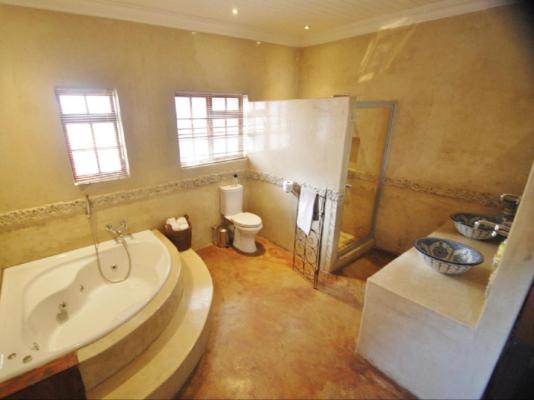 Room image 2
