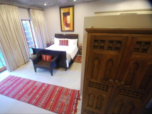 Room image 4