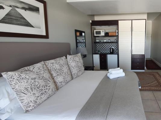 Room image 4