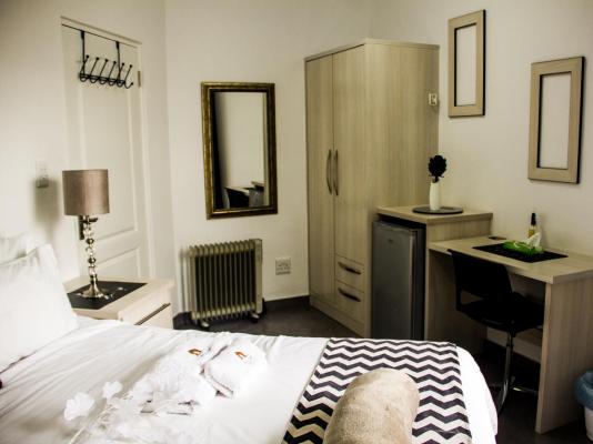 Room image 5