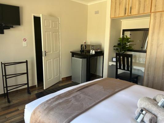 Room image 2