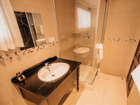 Room image 7