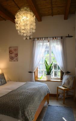 Room image 35