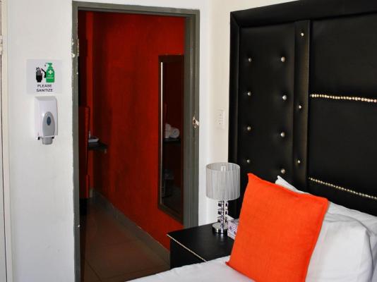 Room image 3
