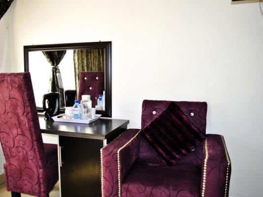 Room image 5