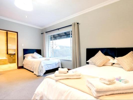 Room image 1