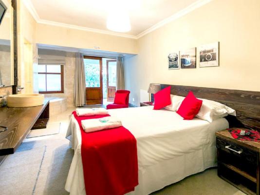 Room image 2