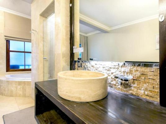 Room image 4