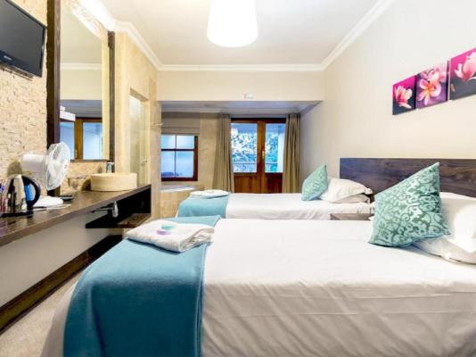 Room image 3