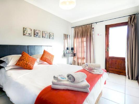 Room image 3