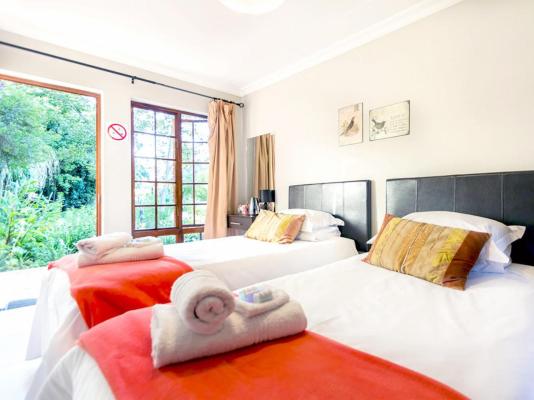 Room image 1