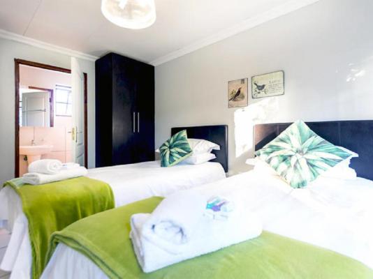Room image 3