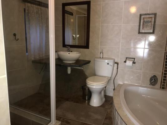 Room image 2