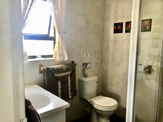 Room image 2