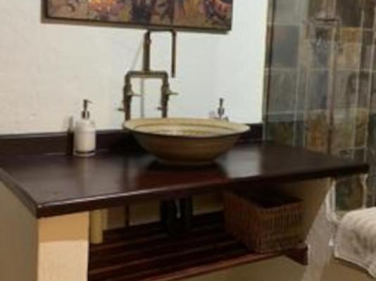 Room image 1