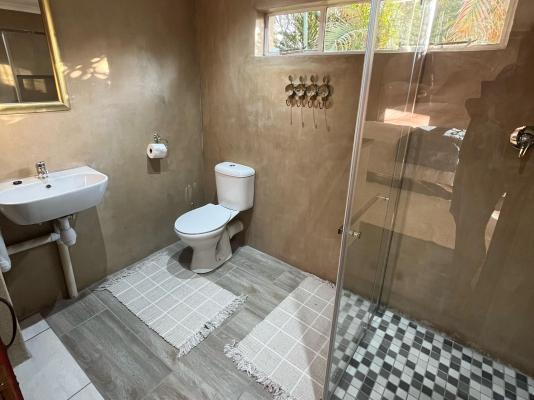Room image 3