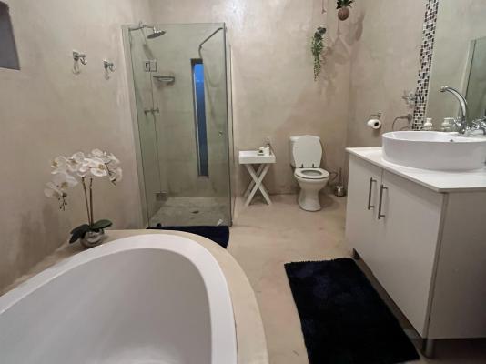 Room image 15