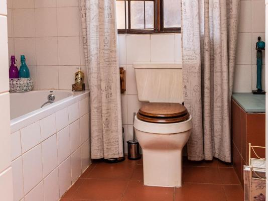 Room image 2
