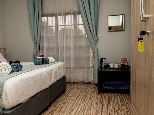 Room image 3