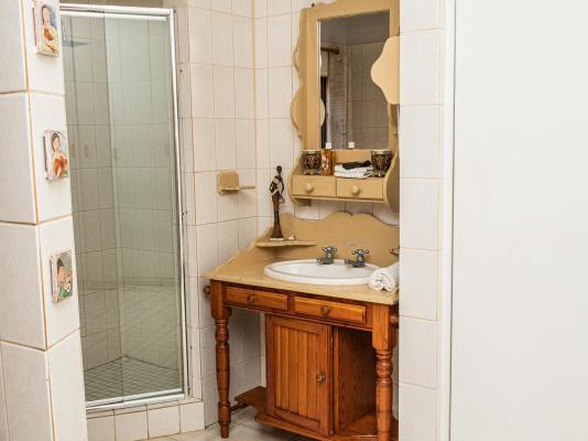 Room image 3