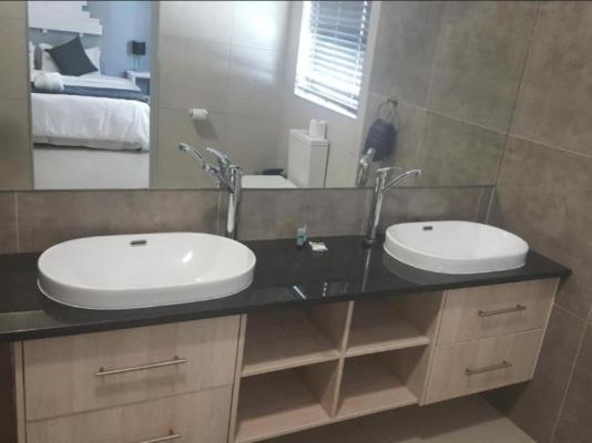 Bella Luna Bed and Breakfast - 222112