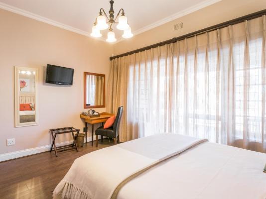 Room image 6