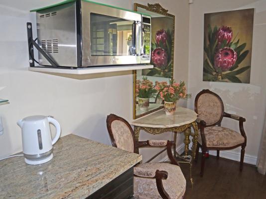 Room image 8