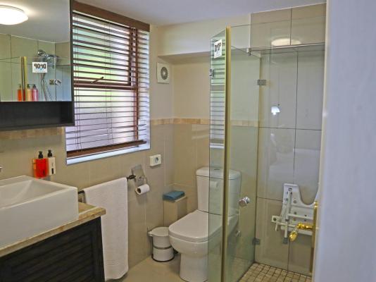 Room image 10