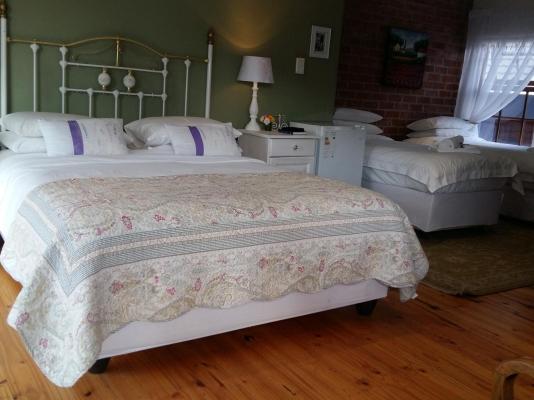 Room image 3