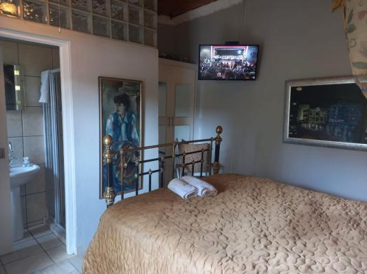 Room image 4