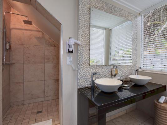 Room image 3
