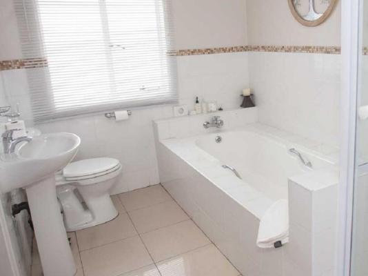 Room image 1