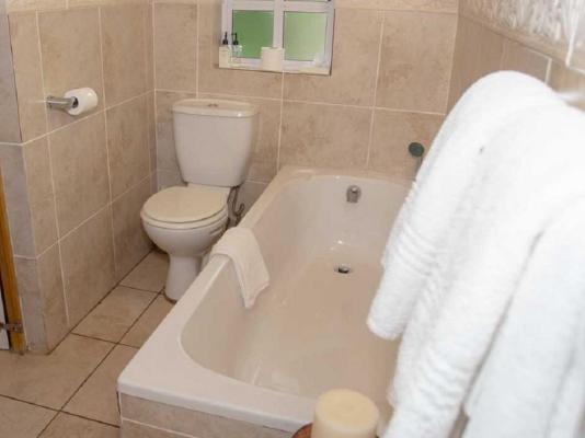 Room image 4
