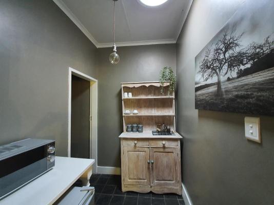 Room image 3