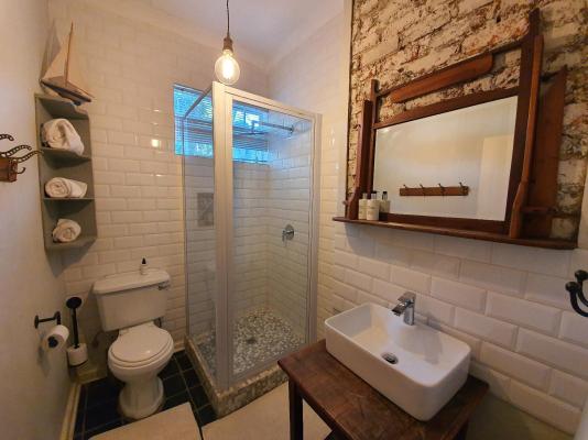 Room image 5
