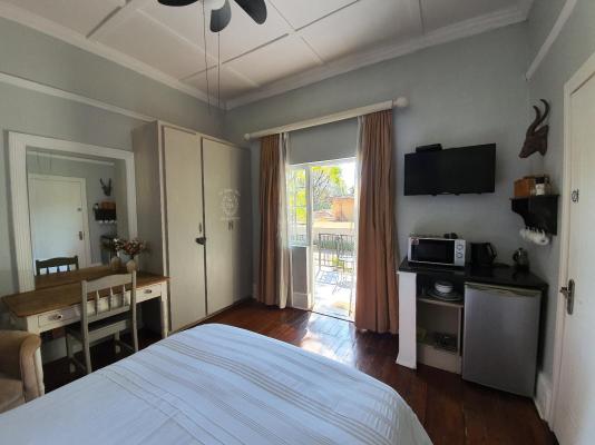 Room image 4