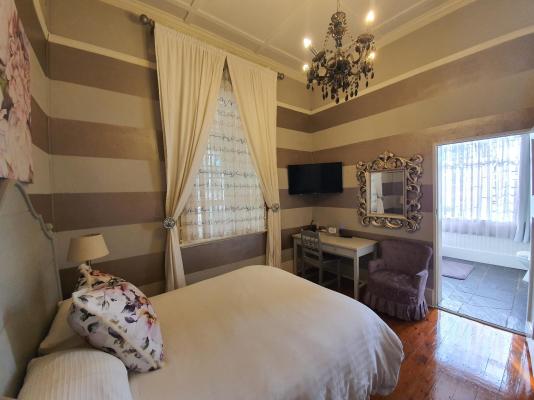 Room image 3