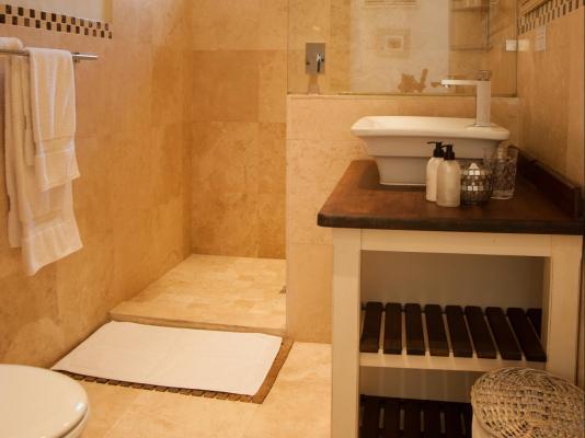 Room image 3