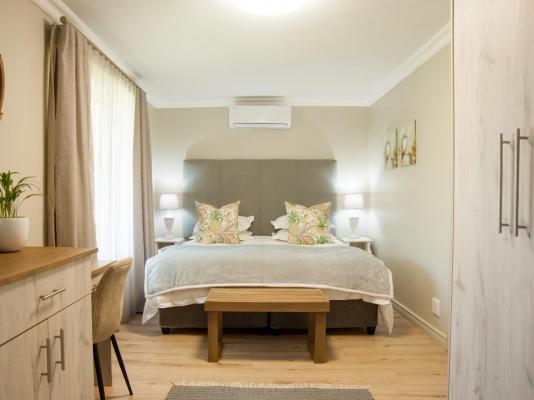 Room image 4