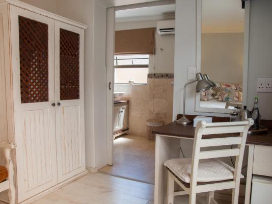 Room image 8