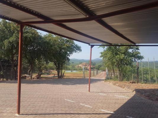 Comar Lodge - Covered Parking